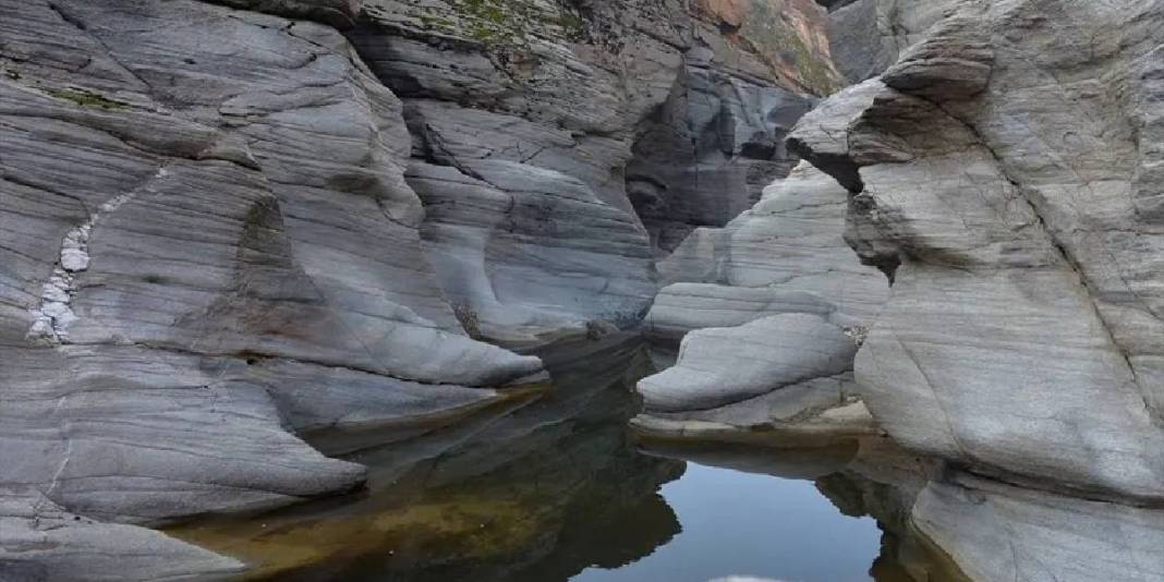 Türkiye’nin en renkli kanyonu: Ege’den uzanan masalsı sanat eseri 4